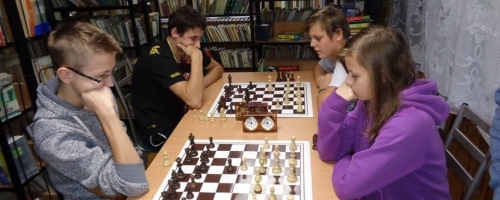 Rozrywki szachowo-warcabowy rozstrzygnięty